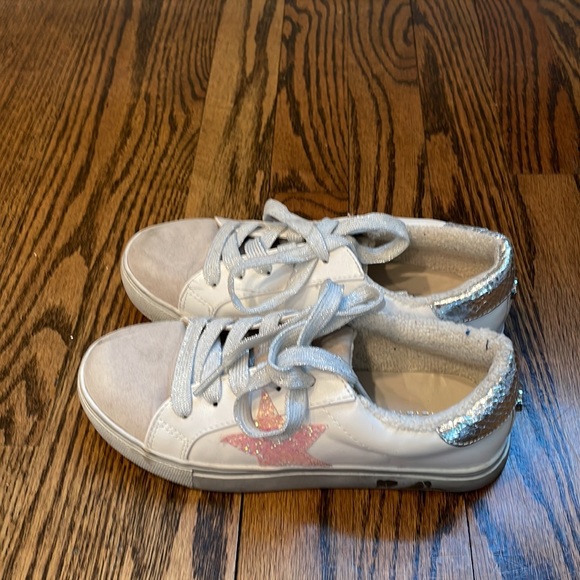 Steve Madden jrezume sneakers star style - Picture 4 of 6